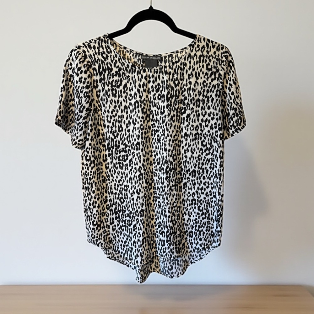 Chelsea & Theodore Black and White Animal Print Hi-Lo Top Size Small
